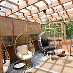 Сasa de vacaciones Large With Sauna, Jacuzzi And Pool