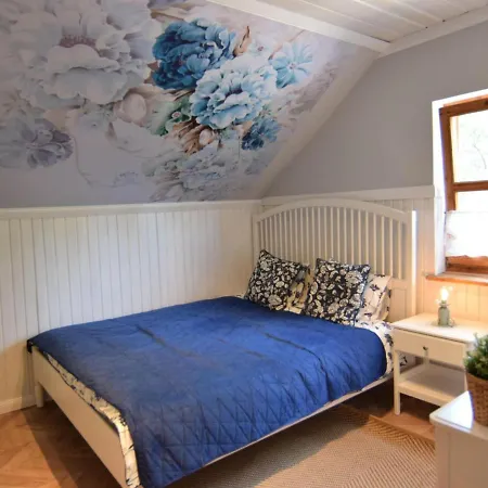 펜션 Large With Sauna, Jacuzzi And Pool