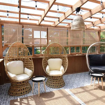 Large With Sauna, Jacuzzi And Pool Casa vacanze Perlino