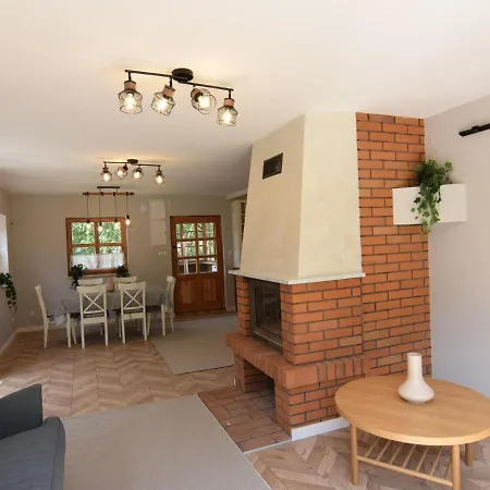 Detached House With Large Garden, Pool, Sauna And Jacuzzi, Holiday home