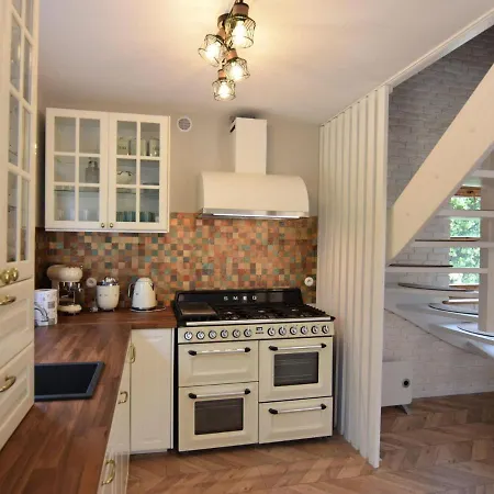 Detached House With Large Garden, Pool, Sauna And Jacuzzi, Perlino