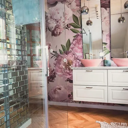 Large With Sauna, Jacuzzi And Pool Perlino