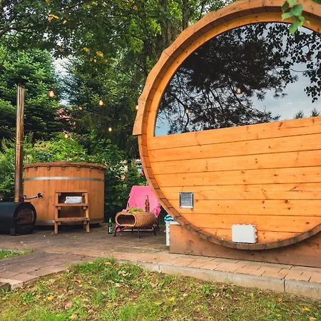 Large With Sauna, Jacuzzi And Pool 度假居 *
