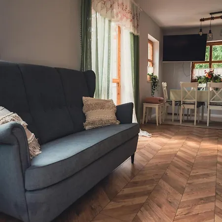 Large With Sauna, Jacuzzi And Pool *