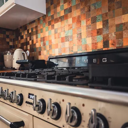 Casa vacanze Large With Sauna, Jacuzzi And Pool Perlino