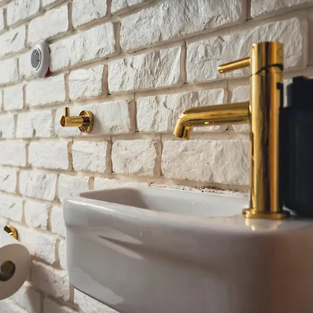 Large With Sauna, Jacuzzi And Pool Casa vacanze Perlino