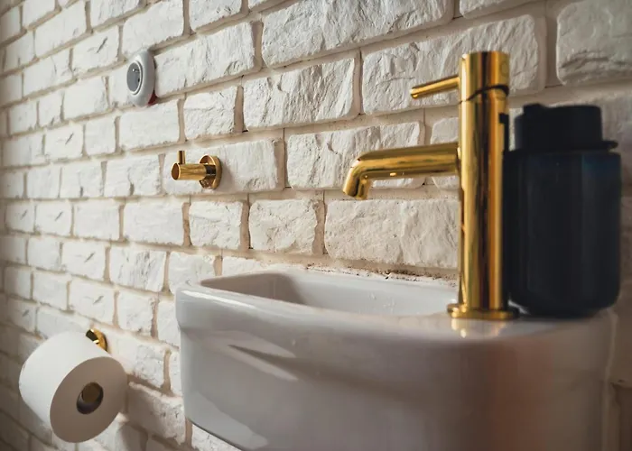 Large With Sauna, Jacuzzi And Pool Prázdninový dům Perlino