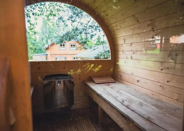 Large With Sauna, Jacuzzi And Pool Prázdninový dům Perlino