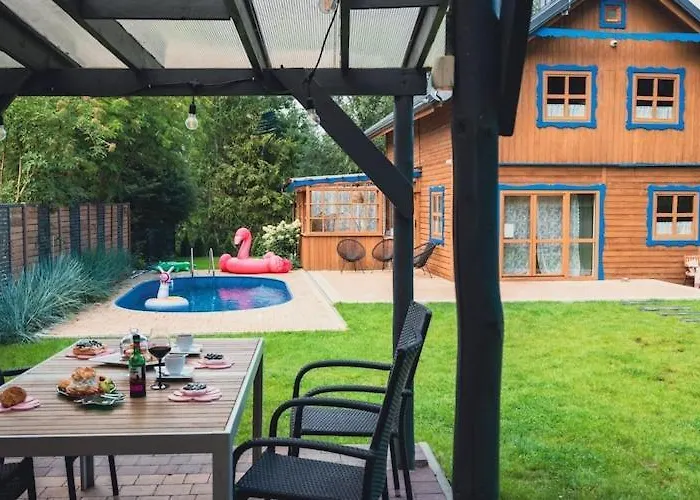 Large With Sauna, Jacuzzi And Pool *